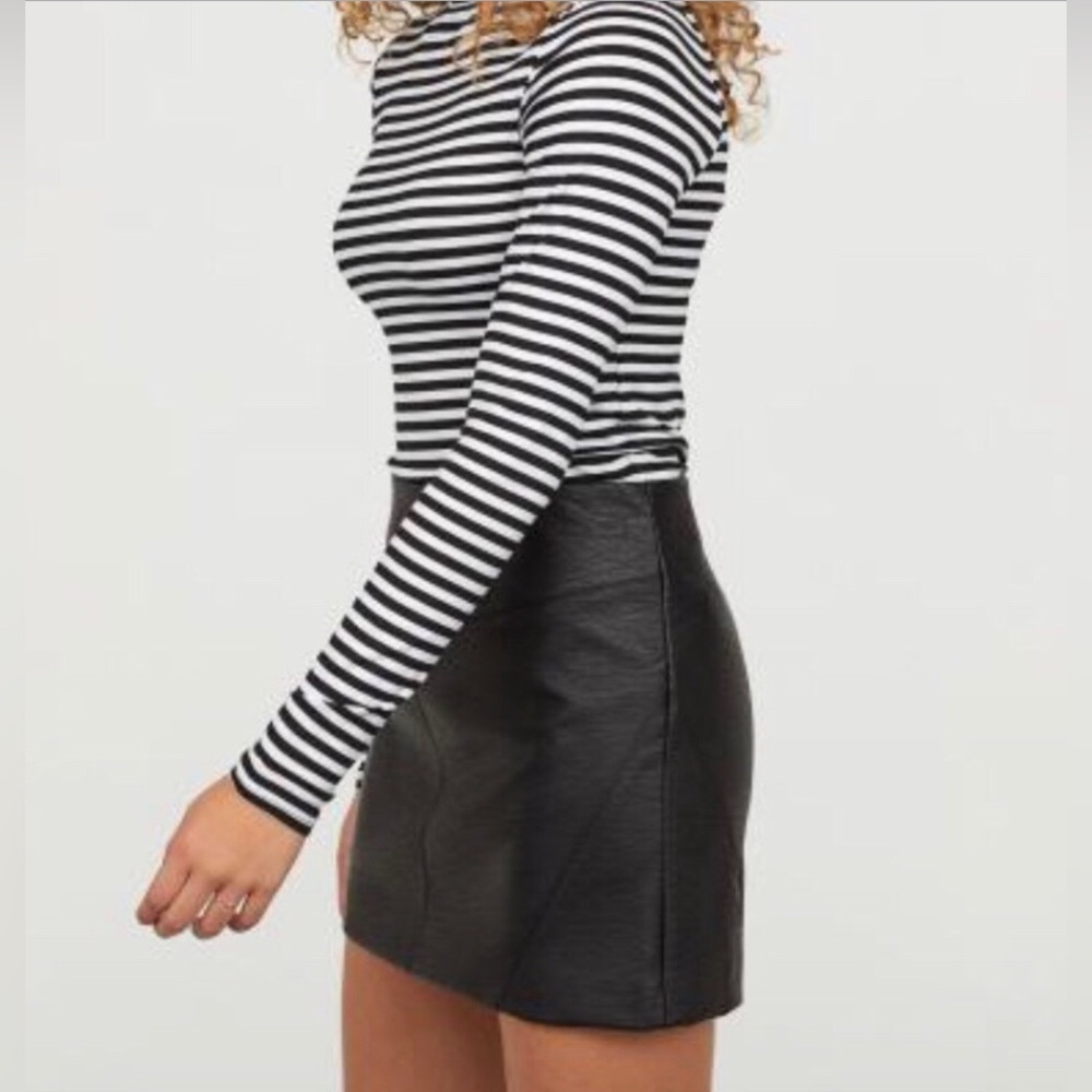 H&M Faux Leather Skirt Sz 8